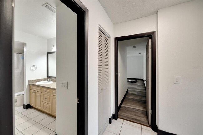 Building Photo - 6301 Newtown Cir