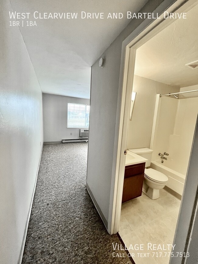 Building Photo - 91 W Clearview Dr