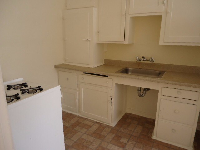 Building Photo - Newly remodel Studio ready to move in..