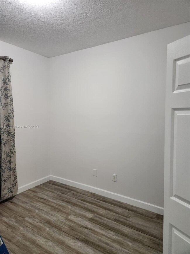 Building Photo - 4907 Spinnaker Dr