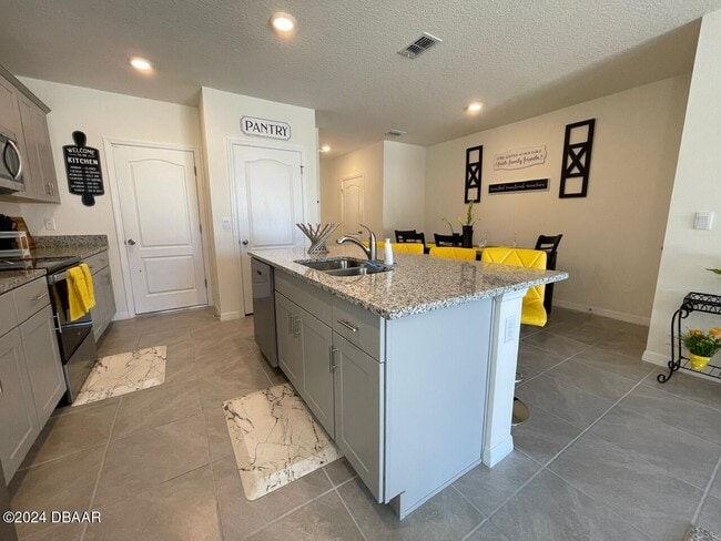 Building Photo - 17 Bella Oaks Dr