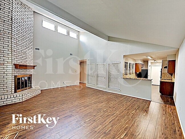 Building Photo - 1308 Wilson Dr