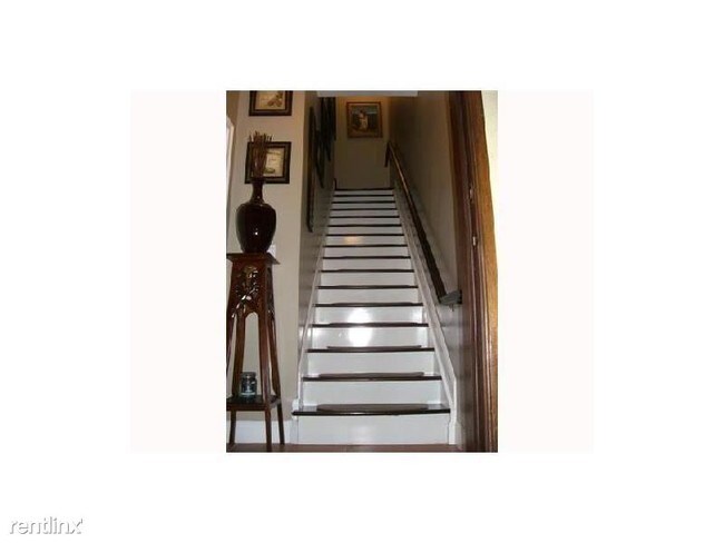 Building Photo - 2919 Coconut Ave