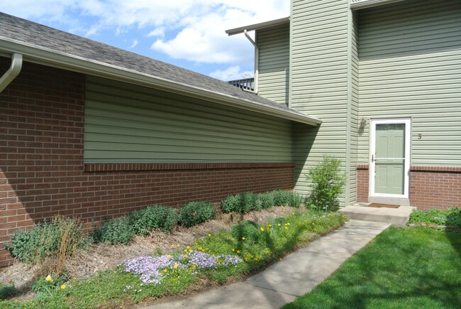 Building Photo - Boulder Townhome 3 bed, 2.5 bath