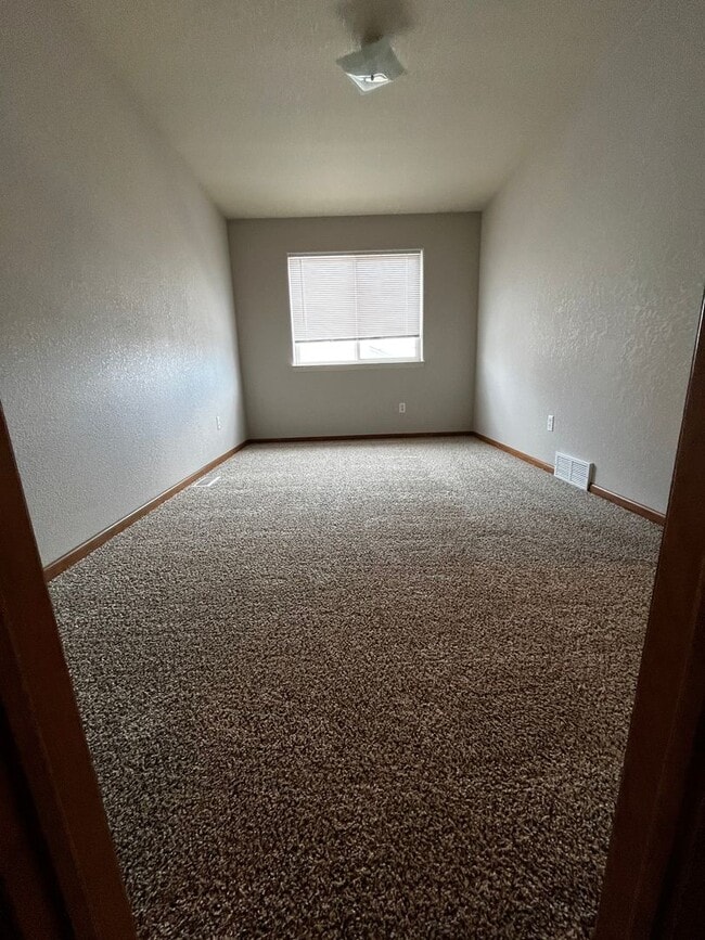 Building Photo - 3 Bedroom 2 Bath Ranch Style Home in Loveland