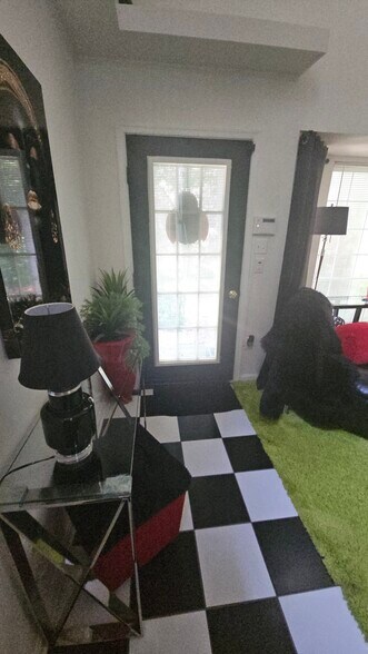 ENTRANCE - 2220 Wellington Woods Dr