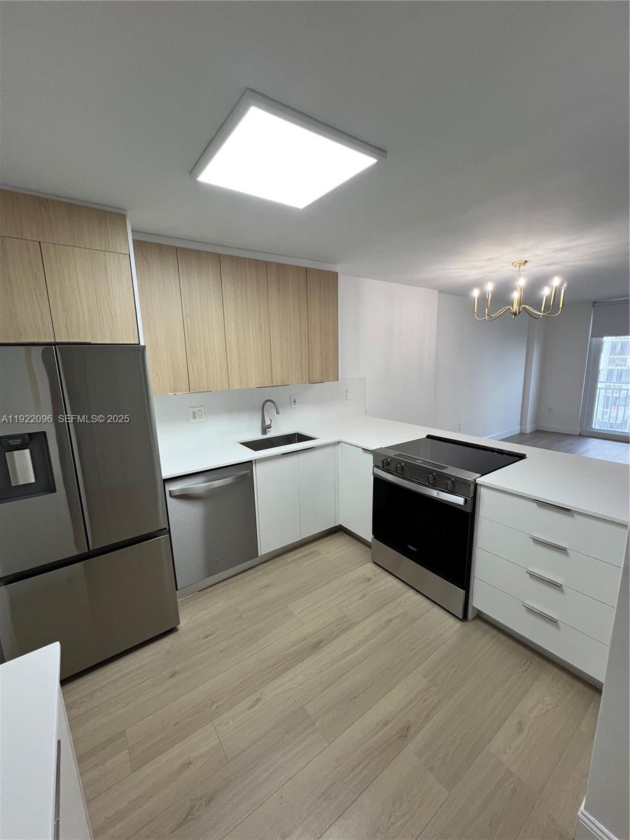 Building Photo - 325 Ocean Dr