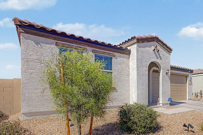 Building Photo - 2548 W Grenadine Rd