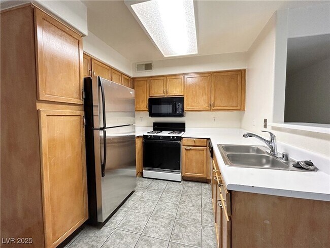 Building Photo - 3125 Casey Dr