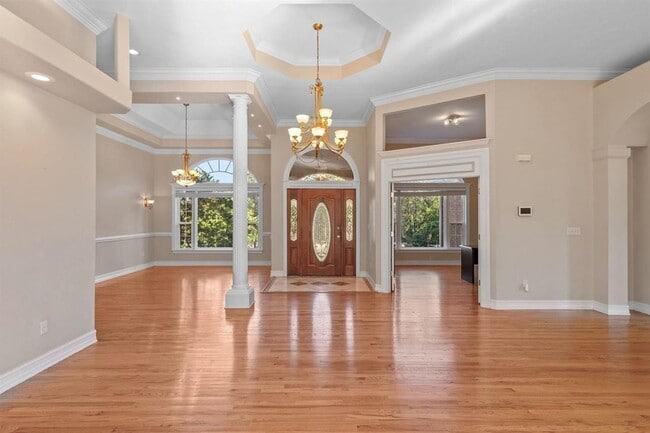 Building Photo - 8846 Glen Abby Dr