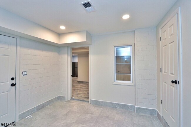 Building Photo - 75 Nolans Point Rd