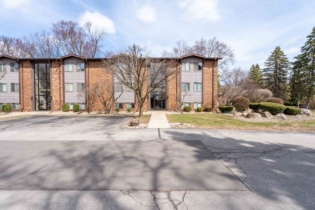 Building Photo - ONE11 RESIDENCES - MONROE