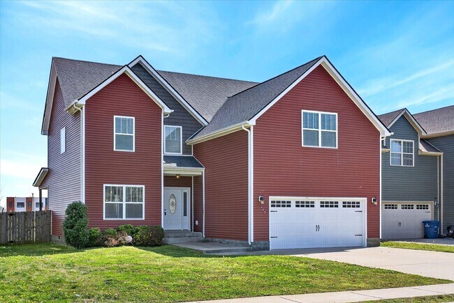 Building Photo - Pet Friendly Four Bedroom with Bonus!