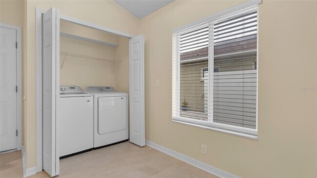 Building Photo - 12923 Fieldmoor Ct