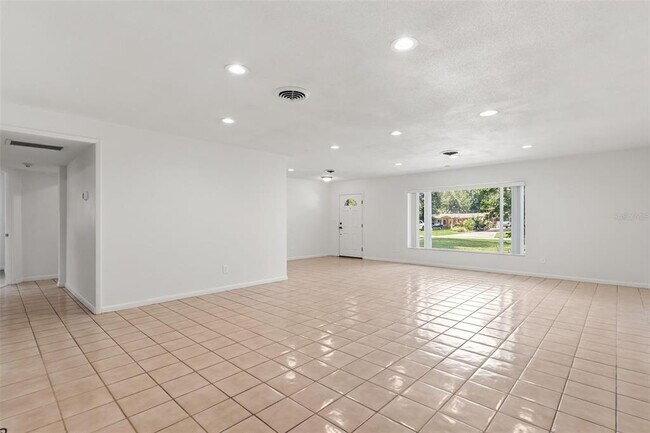 Building Photo - 3308 Raeford Rd