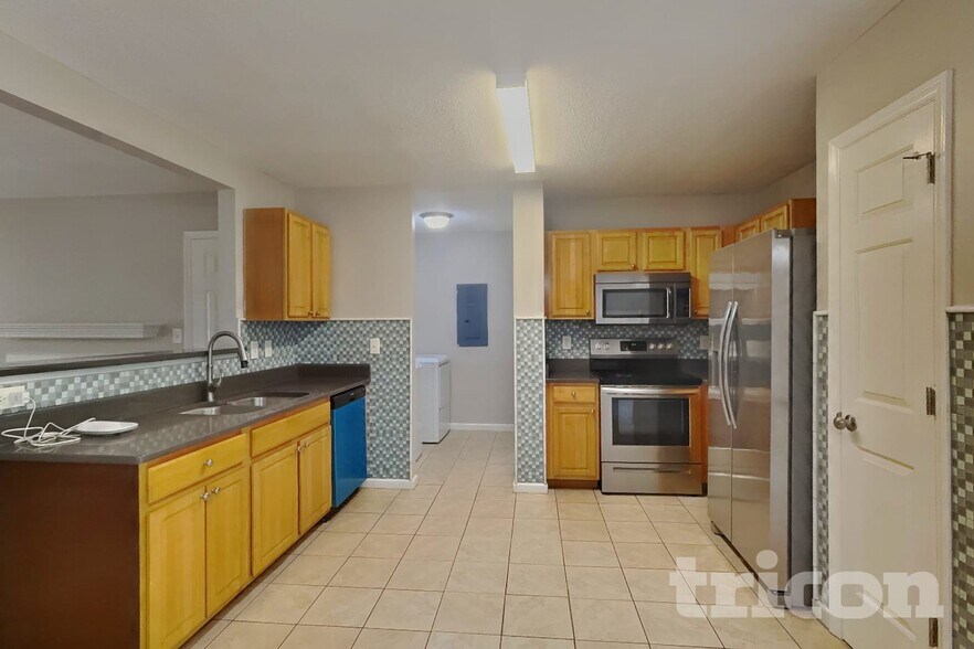 Building Photo - 4812 Silverdene St