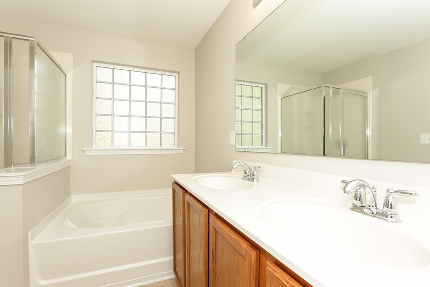 Building Photo - 9924 Rocky Ford Club Rd