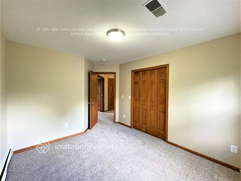 Building Photo - 400 Cimarron Rd