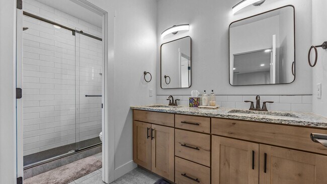 Building Photo - 2545 Fryingpan Dr