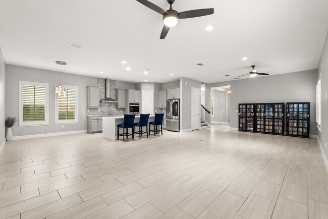 Building Photo - 6875 Arnoldson St