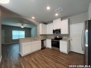 Building Photo - 2085 Silver Oaks