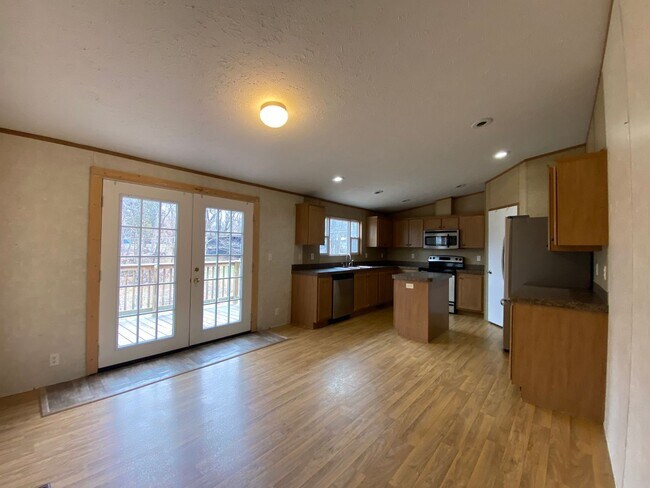 Building Photo - Great location on Monkey Island at Grand Lake!