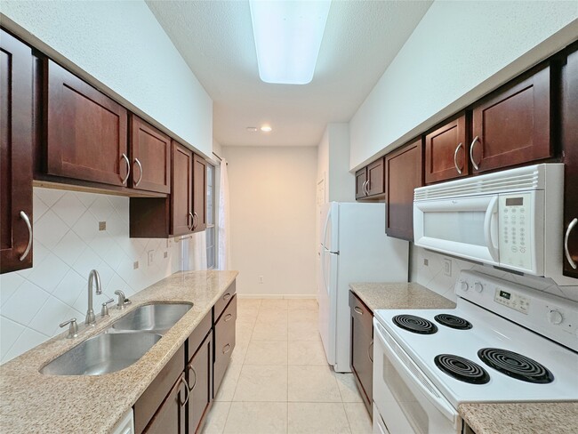 Building Photo - 2700 Revere St