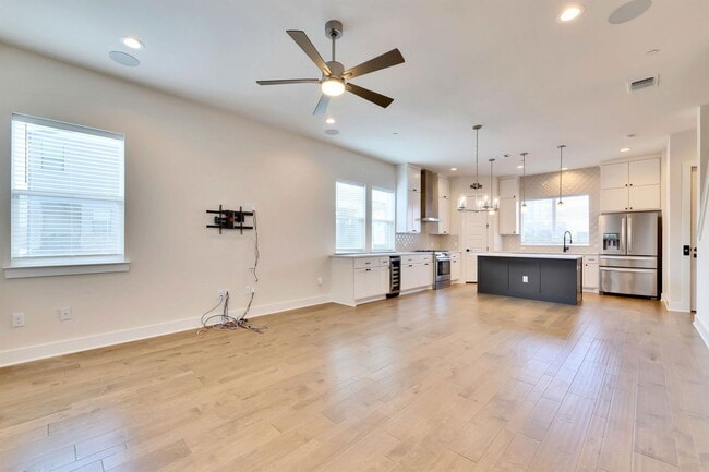 Building Photo - 4500 Freedom Dr