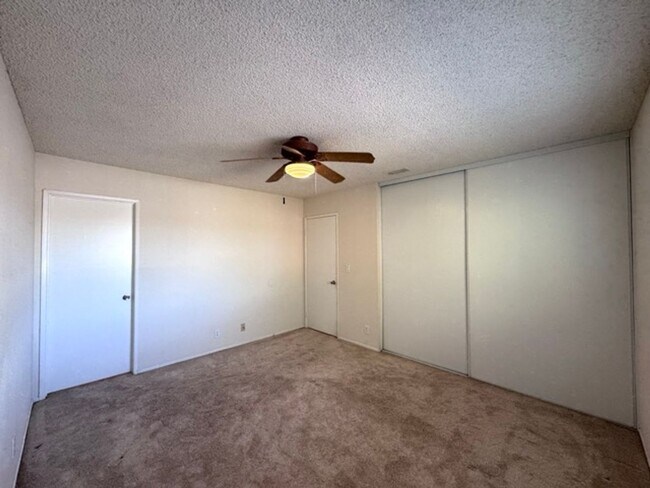 Building Photo - Spacious 3 Bedroom Menifee Home with Bonus...