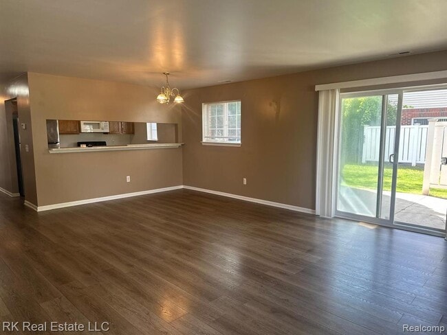 Building Photo - 3581 Reeves Dr