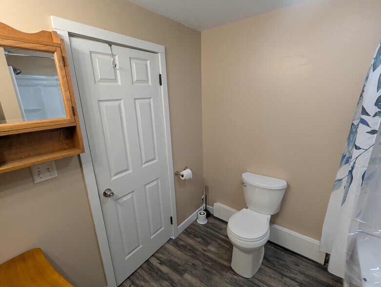 Building Photo - 615 E Miller Rd