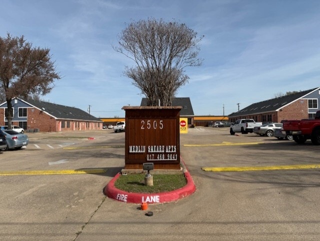 Building Photo - Medlin Square