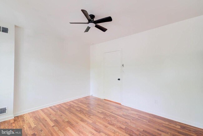 Building Photo - 75 P St NW