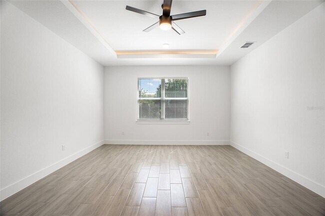 Building Photo - 24510 SW Kingsway Cir