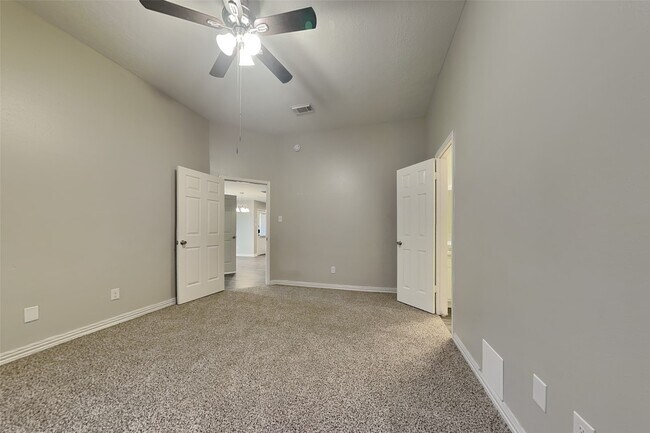 Building Photo - 18623 Singing Woods Dr