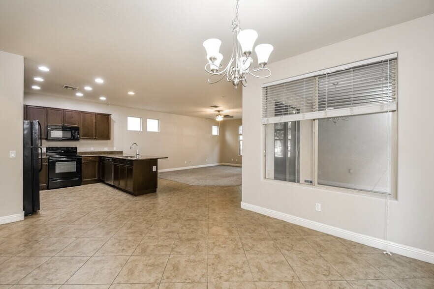 Building Photo - 3316 E Orchid Ln