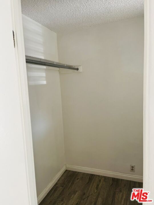 Building Photo - 2371 Edgewater Terrace