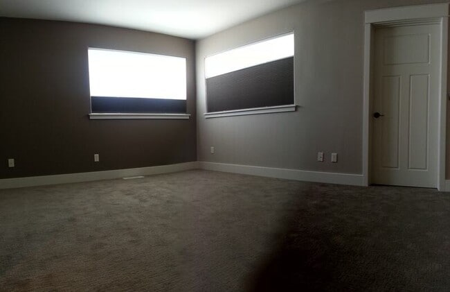 Building Photo - 3301 Central Ave