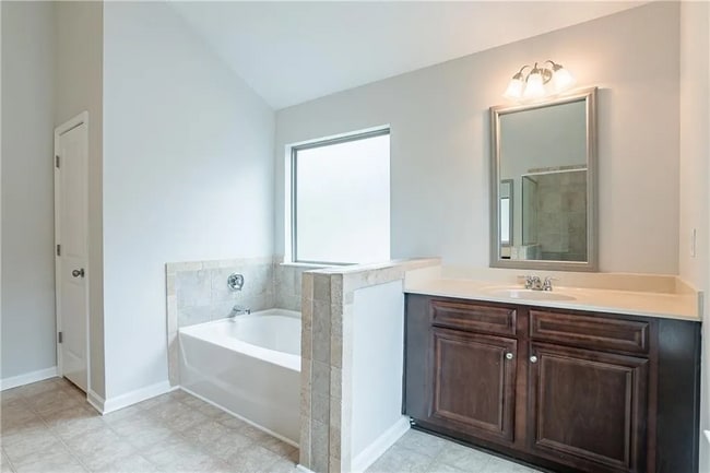 Building Photo - 3443 Woodshade Dr