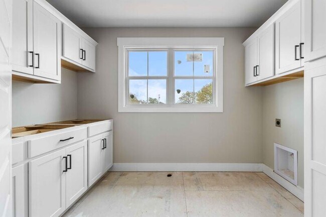 Building Photo - 166 Sango Dr