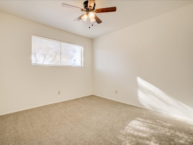 Building Photo - EASTSIDE LOCATION!!!