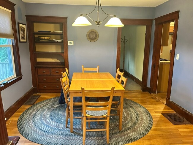Building Photo - 94 Summit St