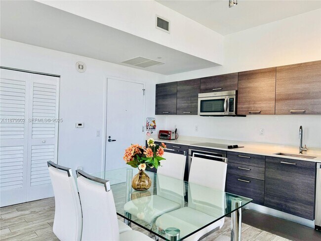 Building Photo - 151 SE 1st St