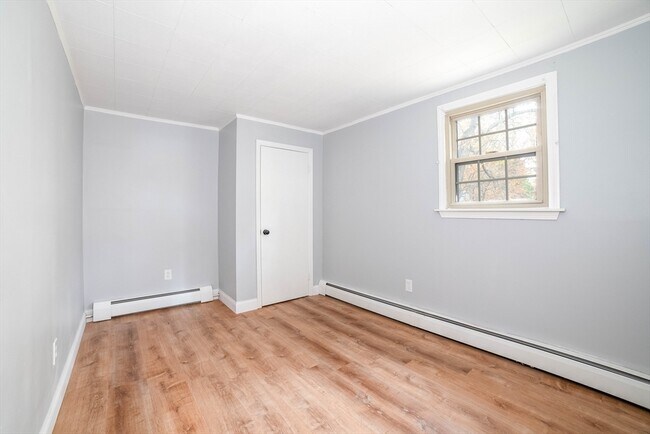 Building Photo - 6 Boston Dr