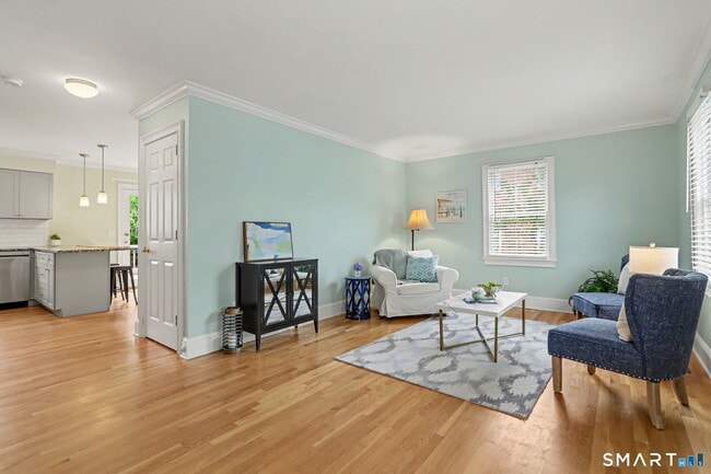 Building Photo - 211 Hunyadi Ave