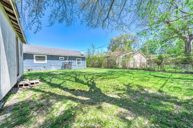 Building Photo - 3910 Luca St