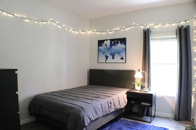 Building Photo - 2341 Betsy Ross Ln