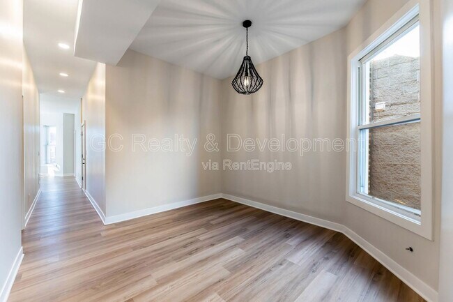 Building Photo - 4241 S Calumet Ave