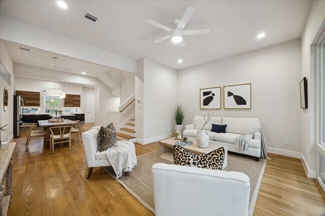 Building Photo - 2715 St Emanuel St