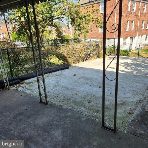 Building Photo - 3906 Erdman Ave